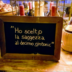 [Frasi & Aforismi dalla Romagna] Ho scelto la saggezza al decimo gintonic